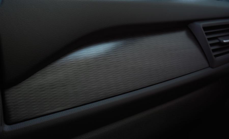 Детали интерьера Nissan Leaf 2018 года  (NA) (фото 80 из 104)